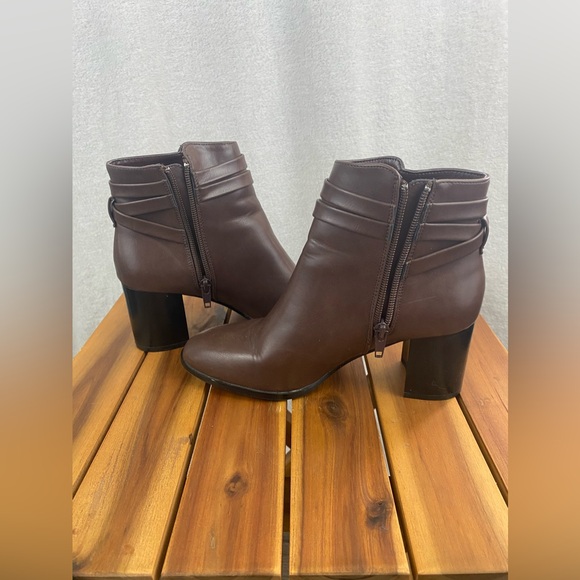 Forever 21 - Brown Ankle Boots - Like New - 7 - Picture 6 of 10
